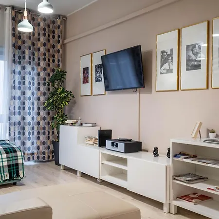 Apartment Santa Catarina W/ Terrace By Lovelystay